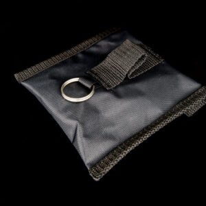 Pouch & Keyring 8 x 8 cm (Black)